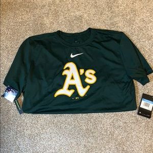 NWT Men’s Nike Tee